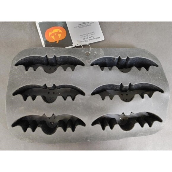 NWT 4pc Lot Halloween Silicone Molds. Chocolate, Baking, Soap, Candy Versatile - Picture 4 of 8